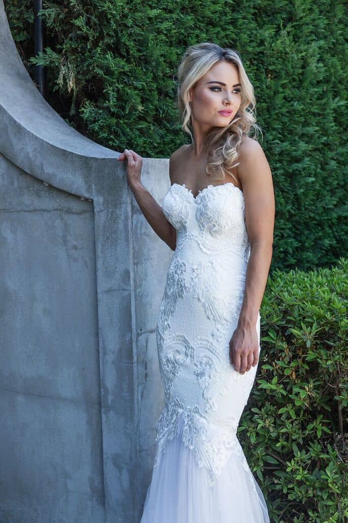 Fitted Lace Wedding Dress