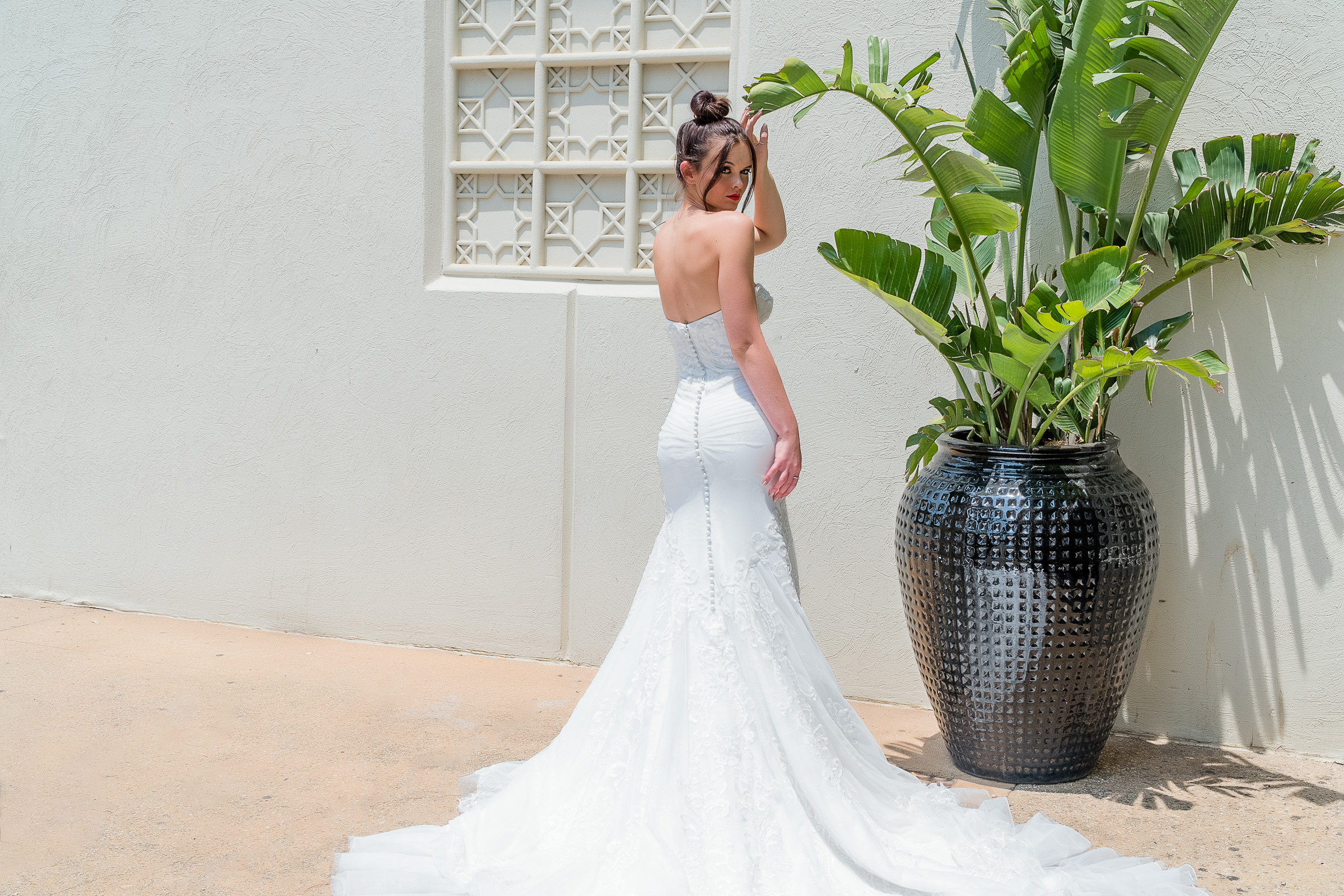 2022 Modern Lace Wedding Dress Melbourne